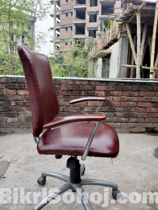 OTOBI office chair